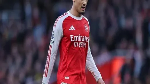 黃澤林網球賽與粉絲匹克球對決，商竣程輕鬆闖進香港站八強