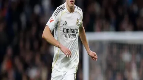 狼队遭遇历史最惨：连败9轮联赛，20战全负，挑战不败魔咒的极限！