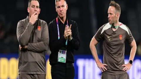 世亚预精彩对决：两场胜利后的专家质合分析推荐及悬念揭晓